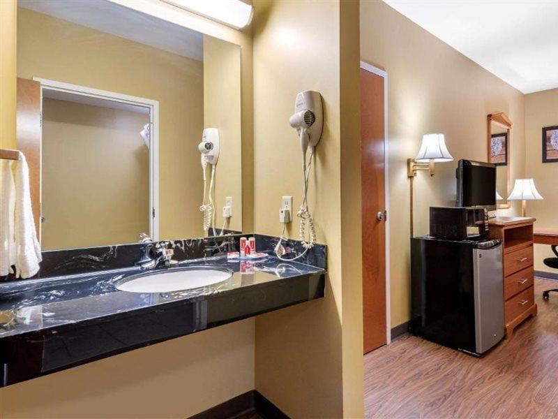 Econo Lodge Louisville Airport Екстер'єр фото