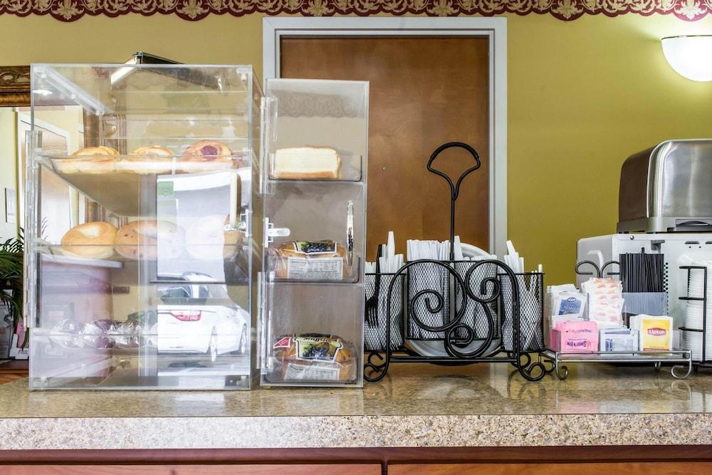 Econo Lodge Louisville Airport Екстер'єр фото