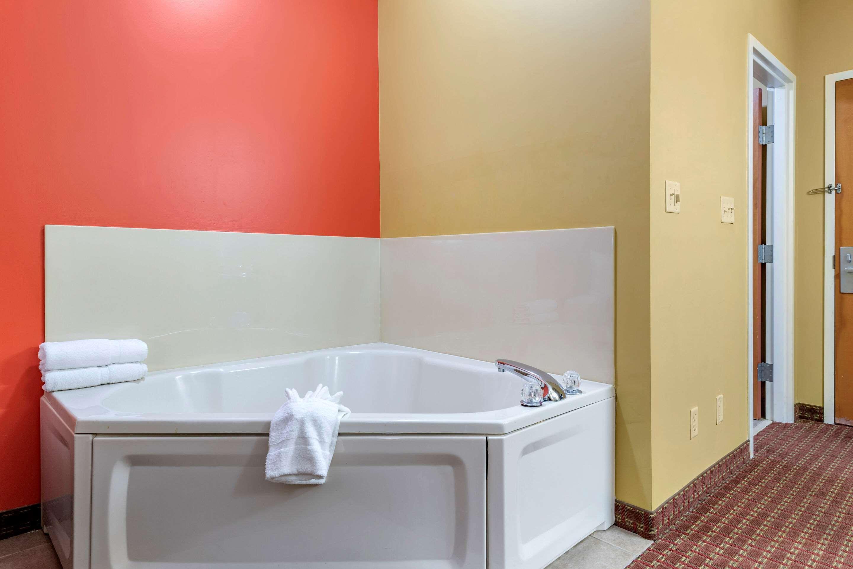 Econo Lodge Louisville Airport Екстер'єр фото