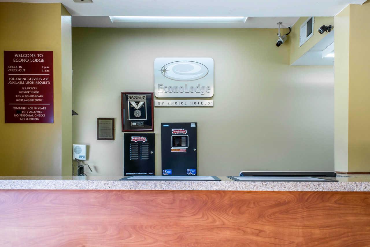Econo Lodge Louisville Airport Екстер'єр фото