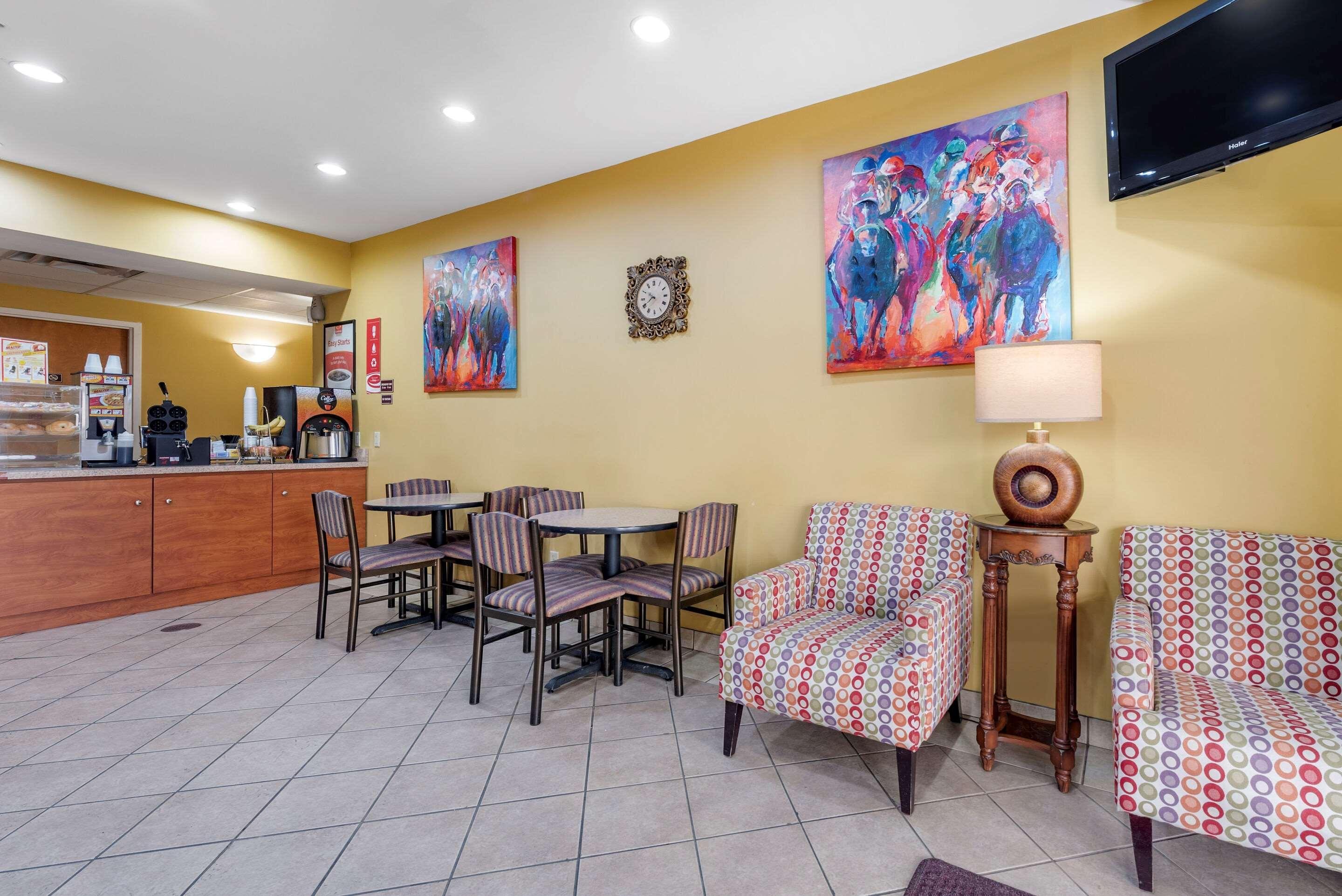 Econo Lodge Louisville Airport Екстер'єр фото